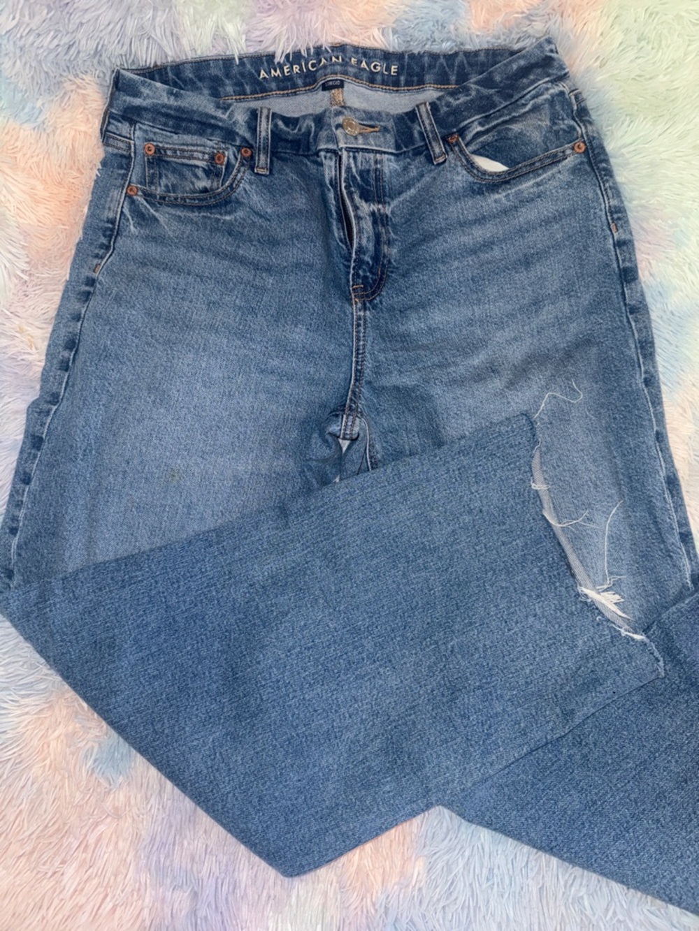 American Eagle Outfitters Straight Leg Blue Distressed Jeans strigid raw hem